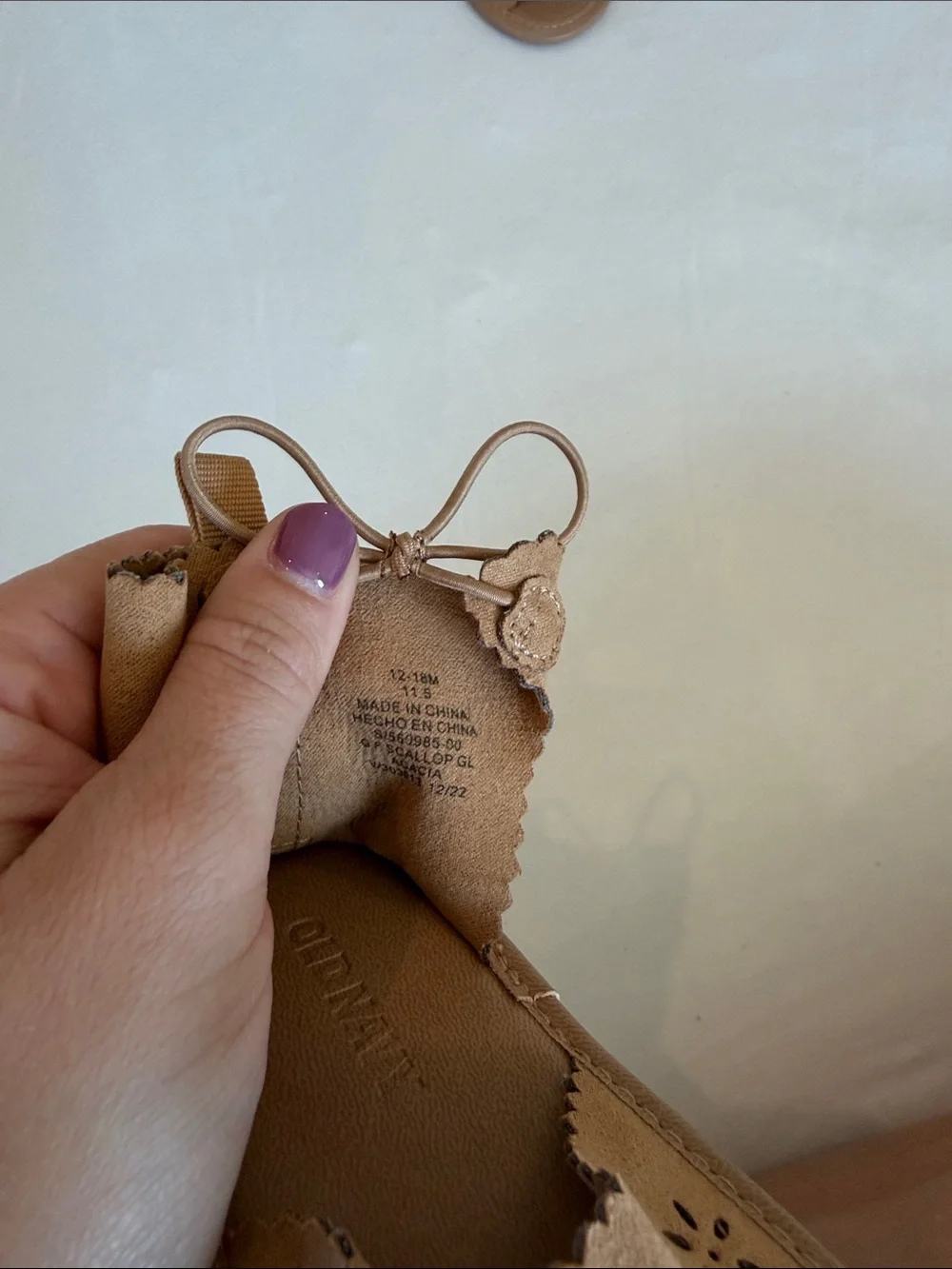 NWOT Old Navy Brown Scalloped Daisy Cutout Sandals Size 12-18 Months